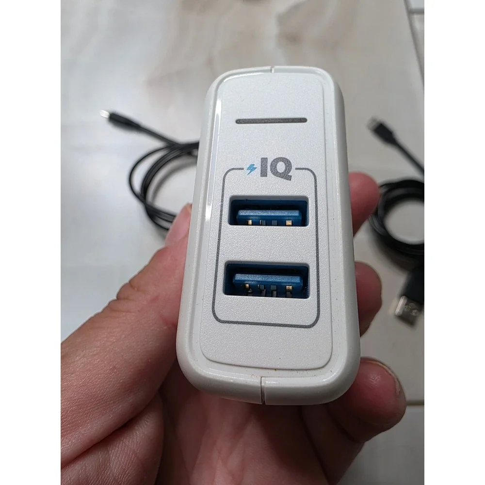 Anker PowerPort 2 Elite Dual USB Wall‎ Charger A2023 White 3 Charging Cables W4